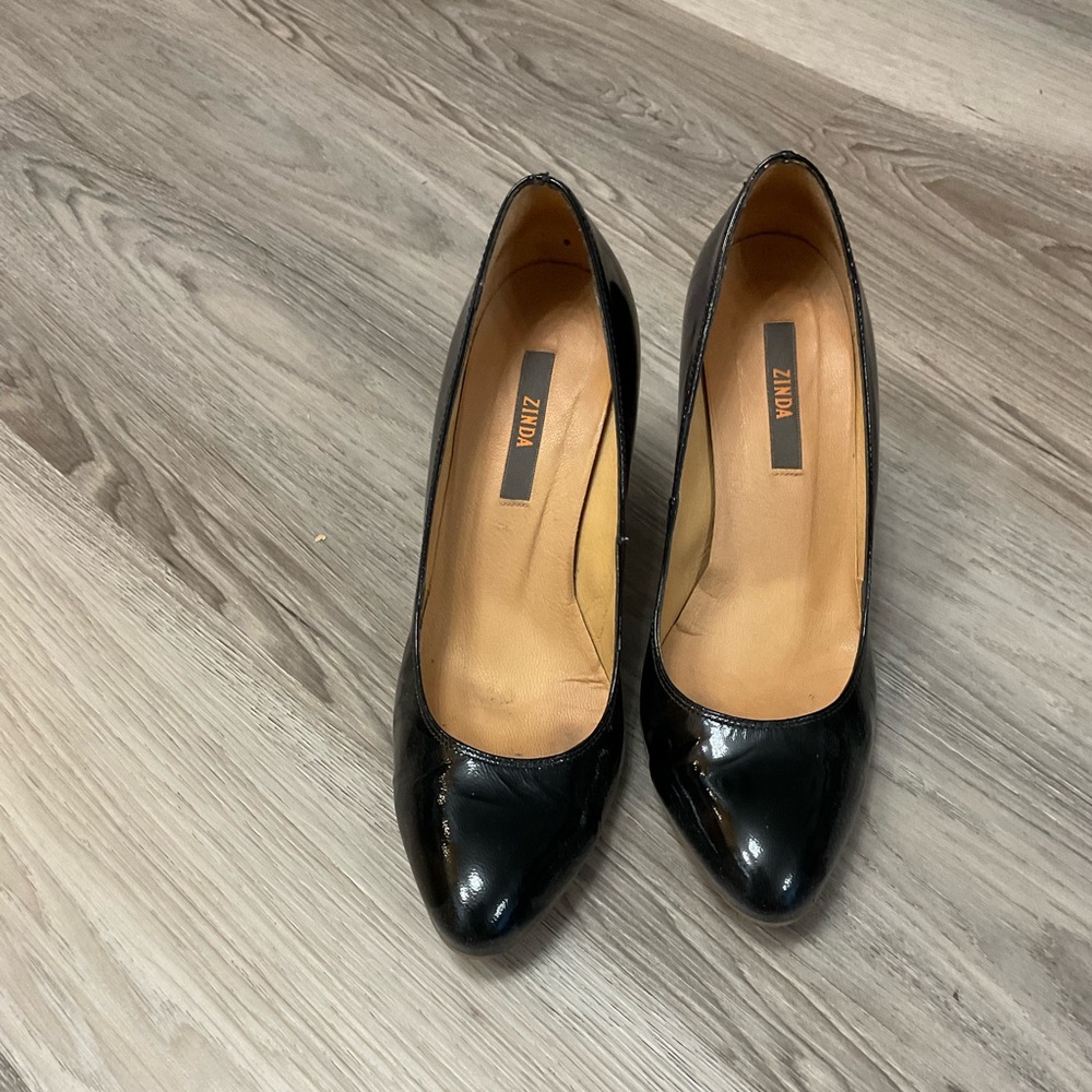 Zinda Patent Pumps with fun detail heels, size 7 - Picture 1 of 5
